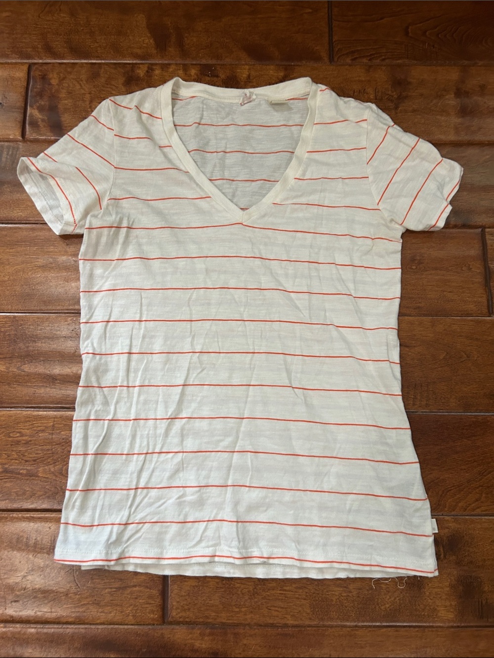 Levi's Women's Cream V-Neck Tee with Thin Coral Stripes